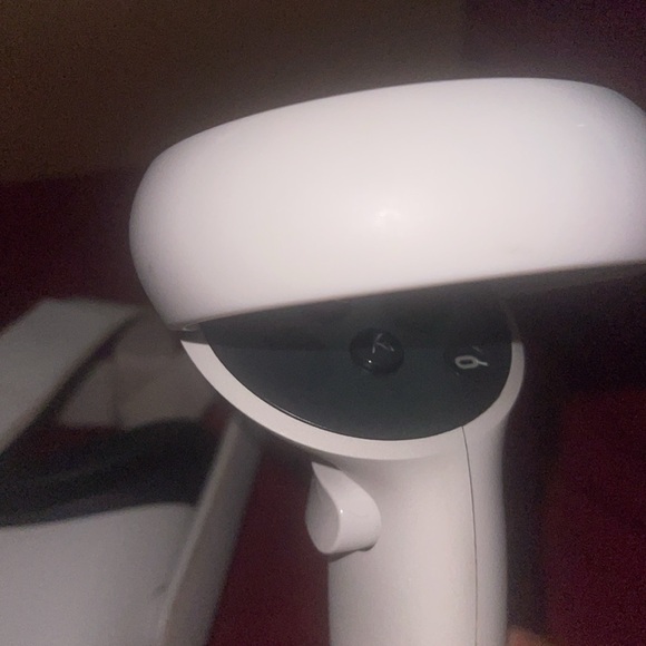 Oculus Quest 2 (games included) - Picture 3 of 4